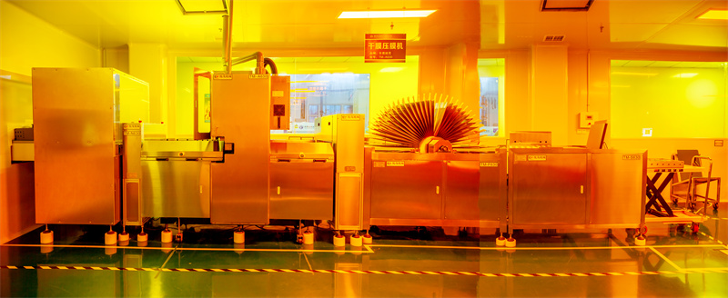 7、、、干膜压膜机.jpg